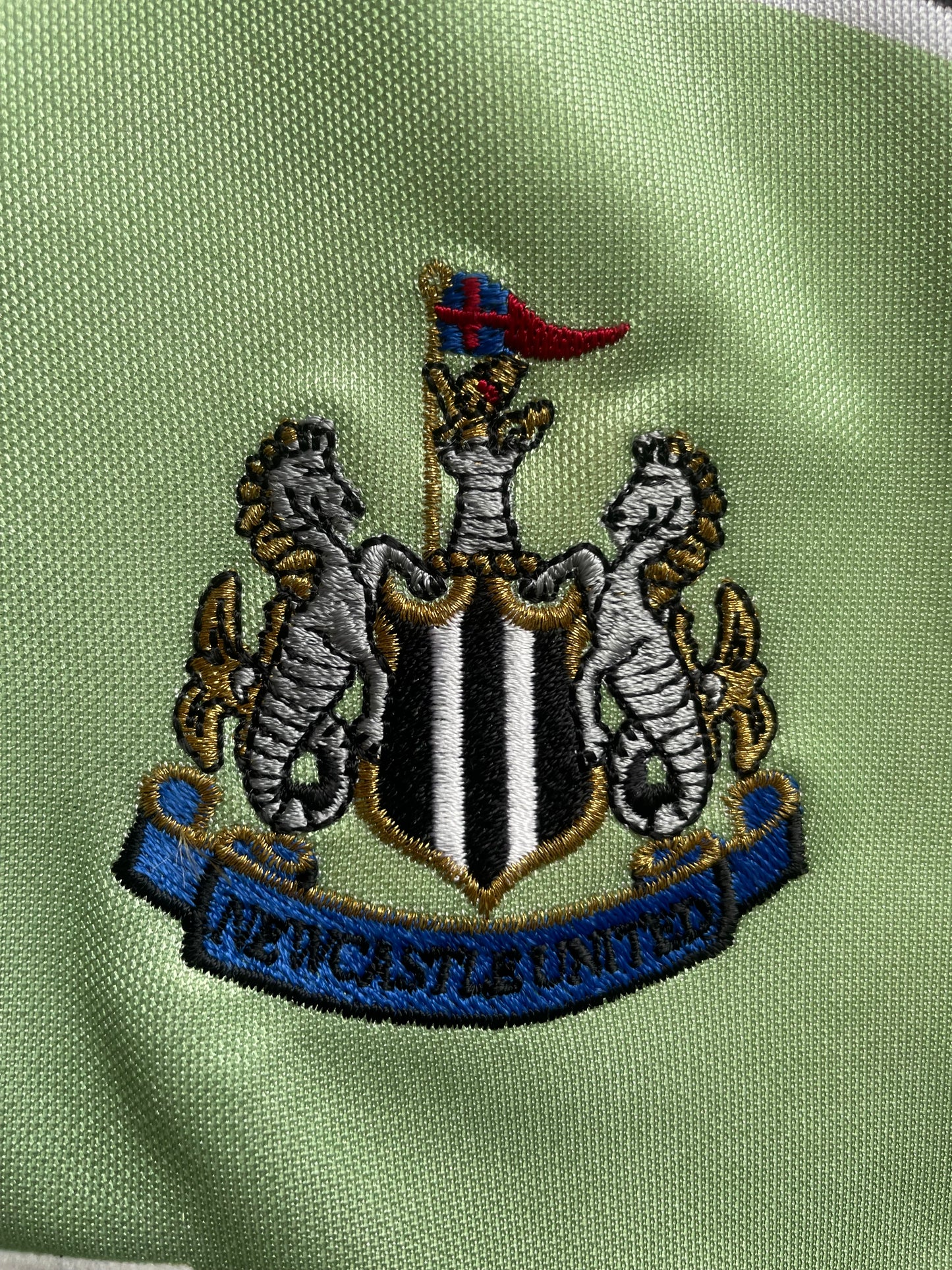 Newcastle Goalkeeper Shirt 2000/01 (very good) Large Boys 152 but fits Adults XSmall