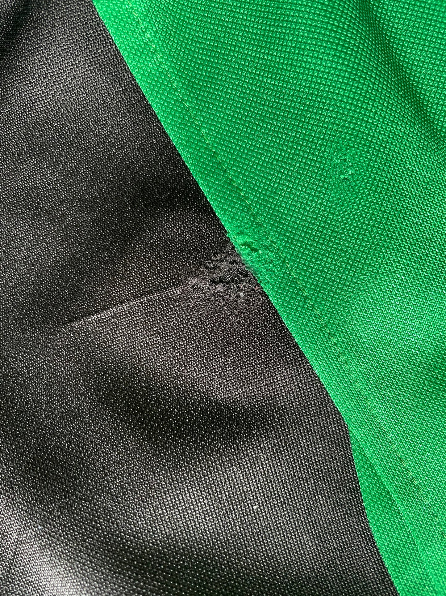 Newcastle Goalkeeper Shirt 2004 -05 (good) seems Adults Small tho tags cut