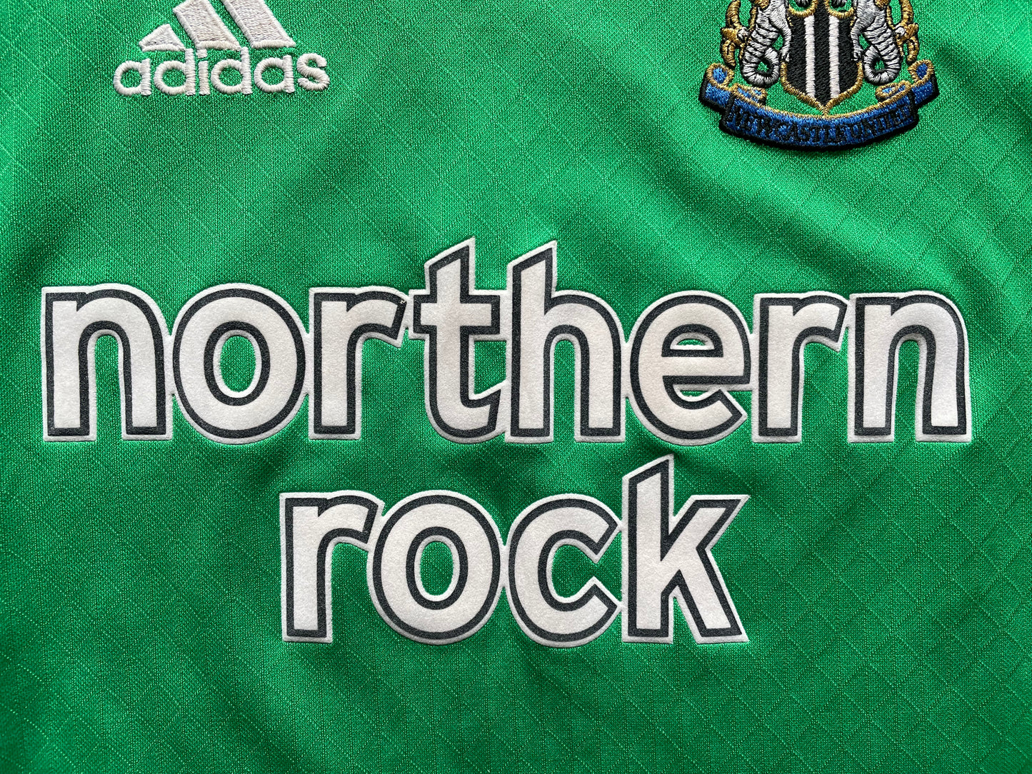 Newcastle Goalkeeper Shirt 2004 -05 (good) seems Adults Small tho tags cut