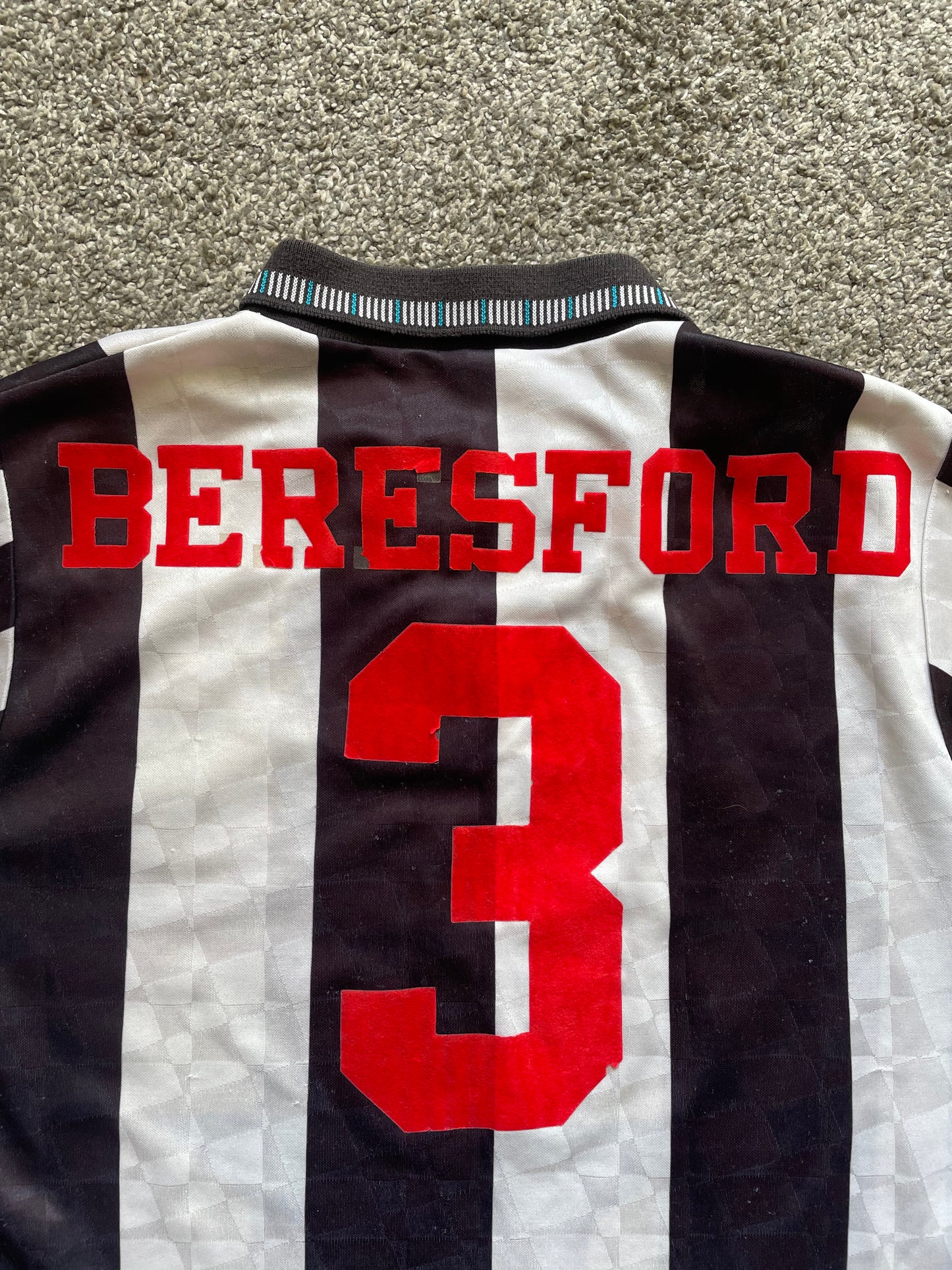 Newcastle Home Shirt 1991 -93 BERESFORD 3 (good) Umbro Adults Small