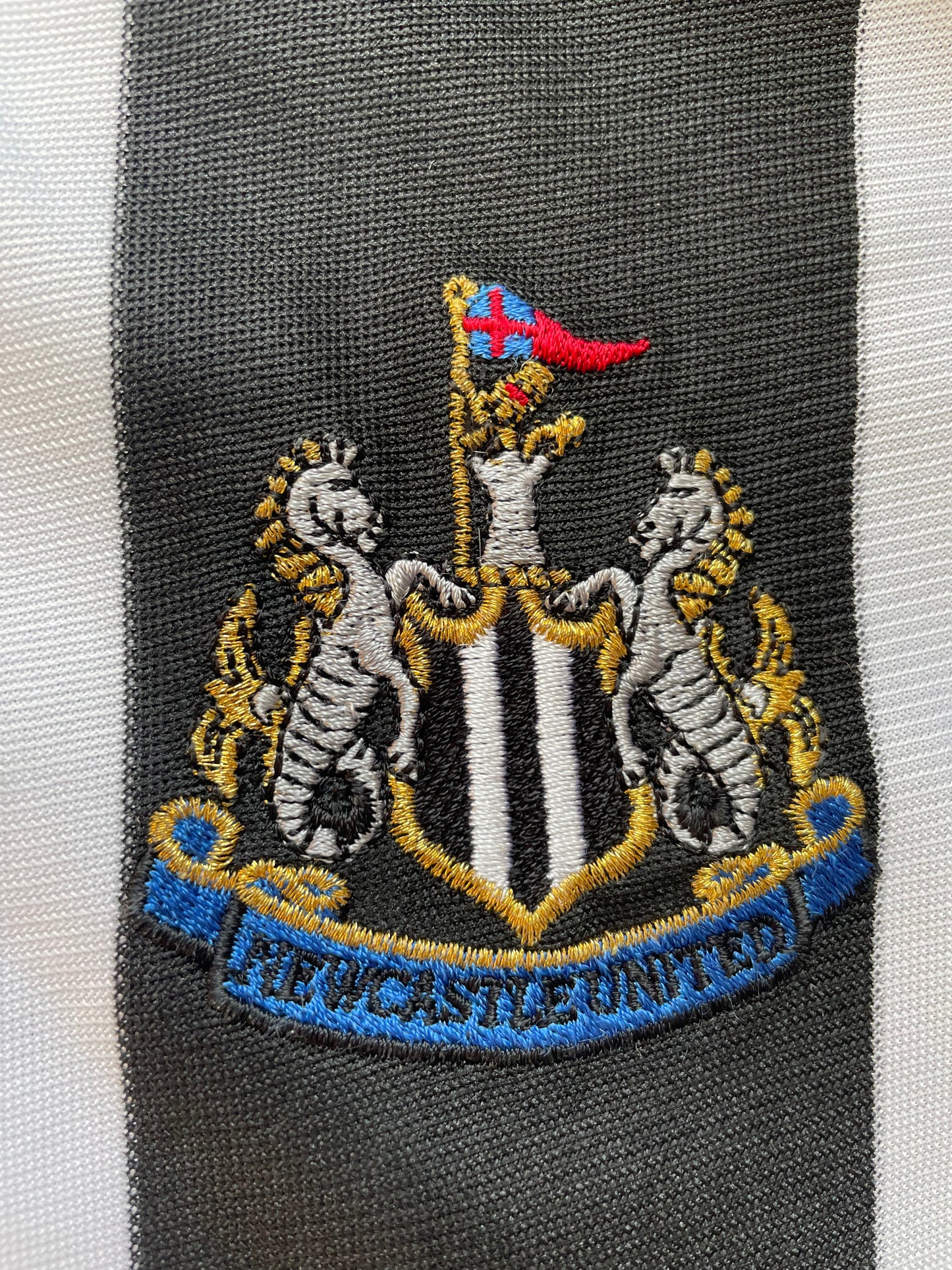 Newcastle Home Shirt 2005 -07 Adidas (very good) Adults XL , Long-Sleeved