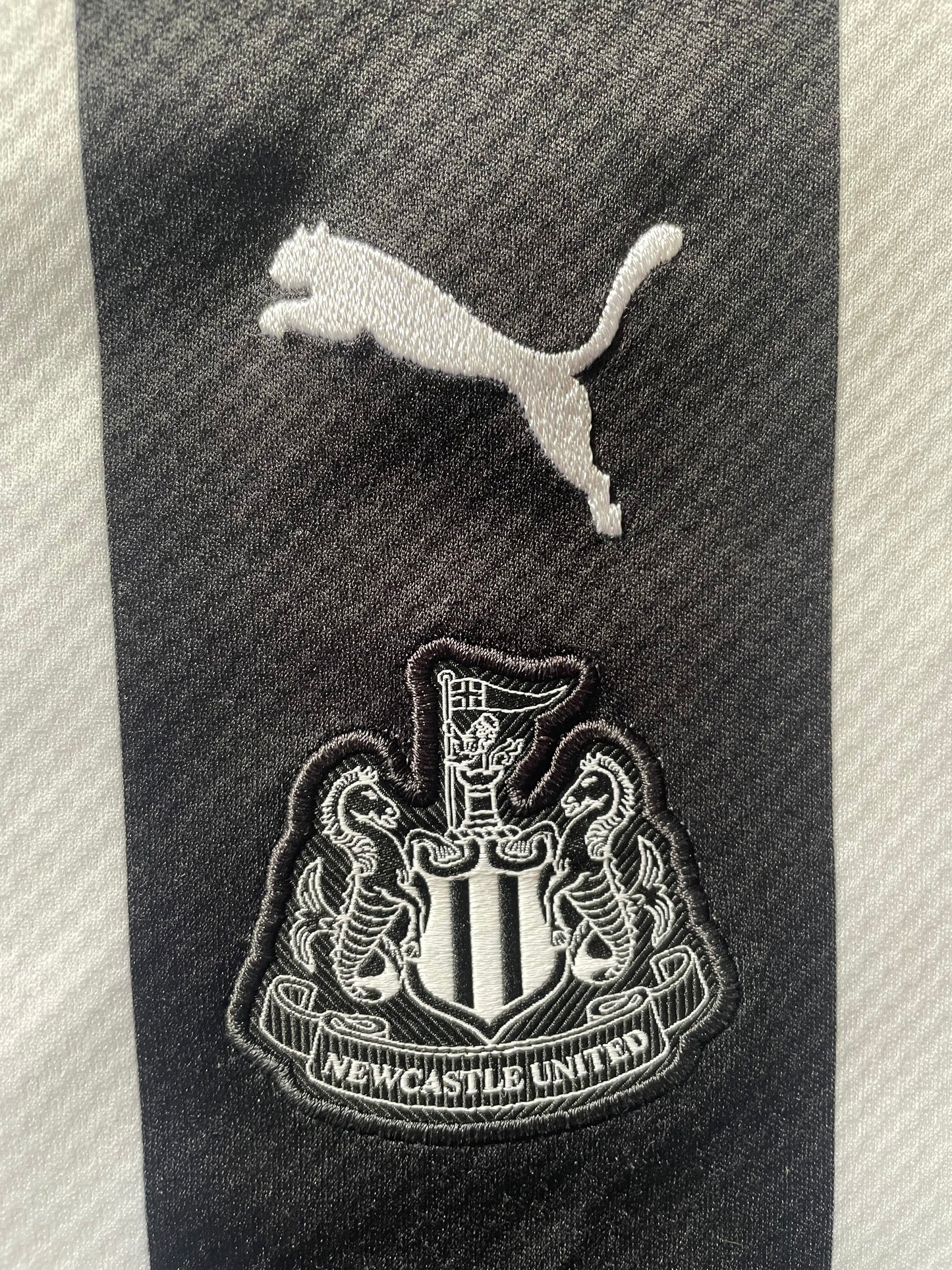 Newcastle Home Shirt 2019 -20 (good) Youths 152 11-12 years