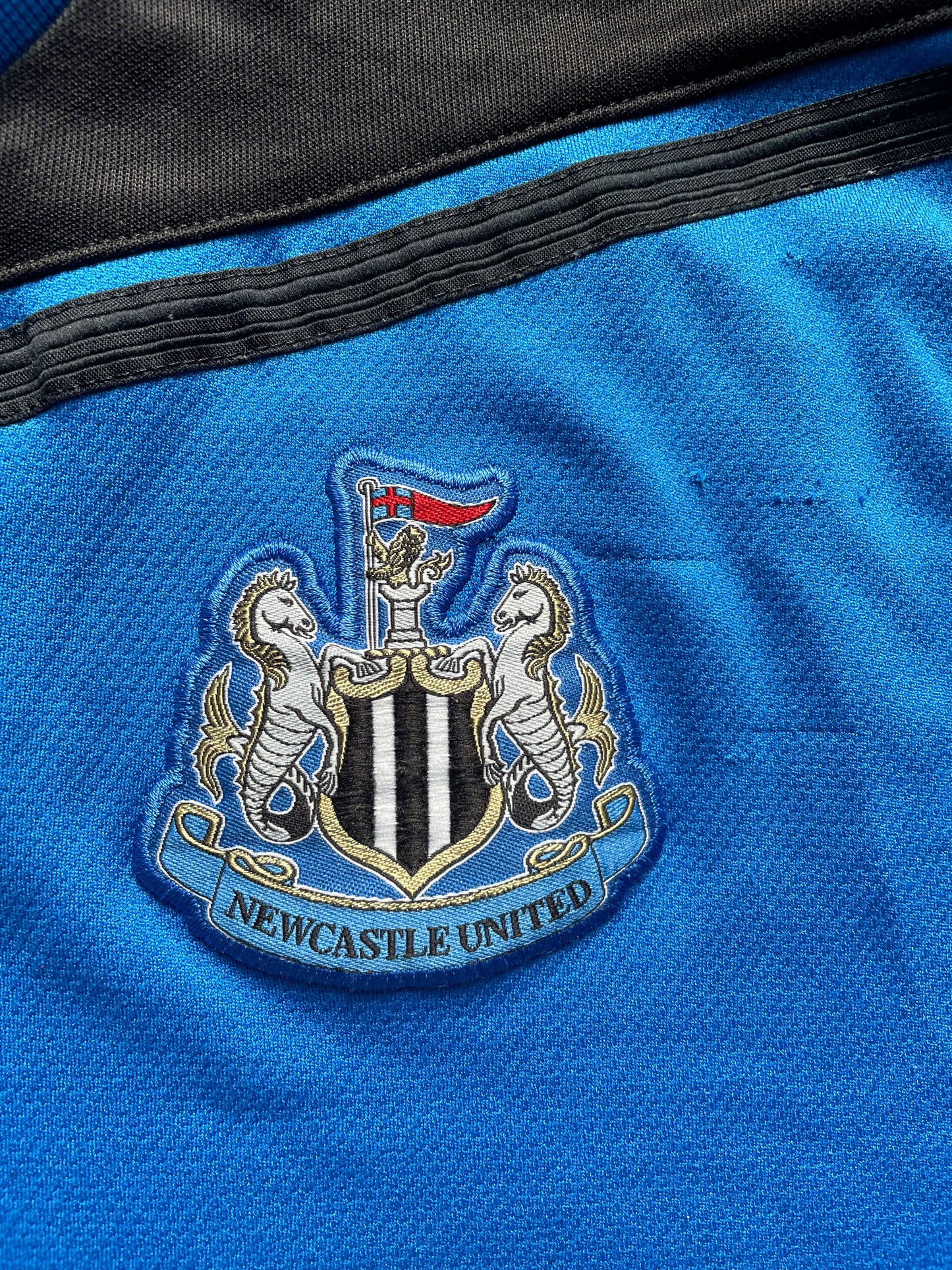 Newcastle Training Top 2011 -12 (good) Adults Medium