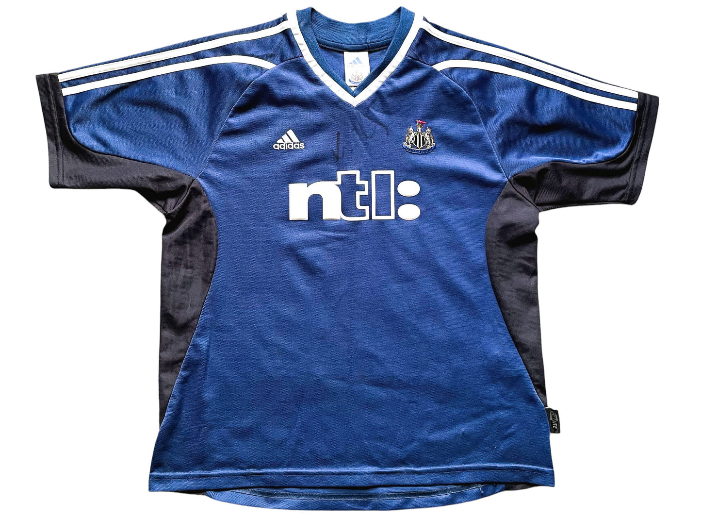 Newcastle Away Shirt 2001 -02 signed (very good) Youths 164 but fits like Adults XS