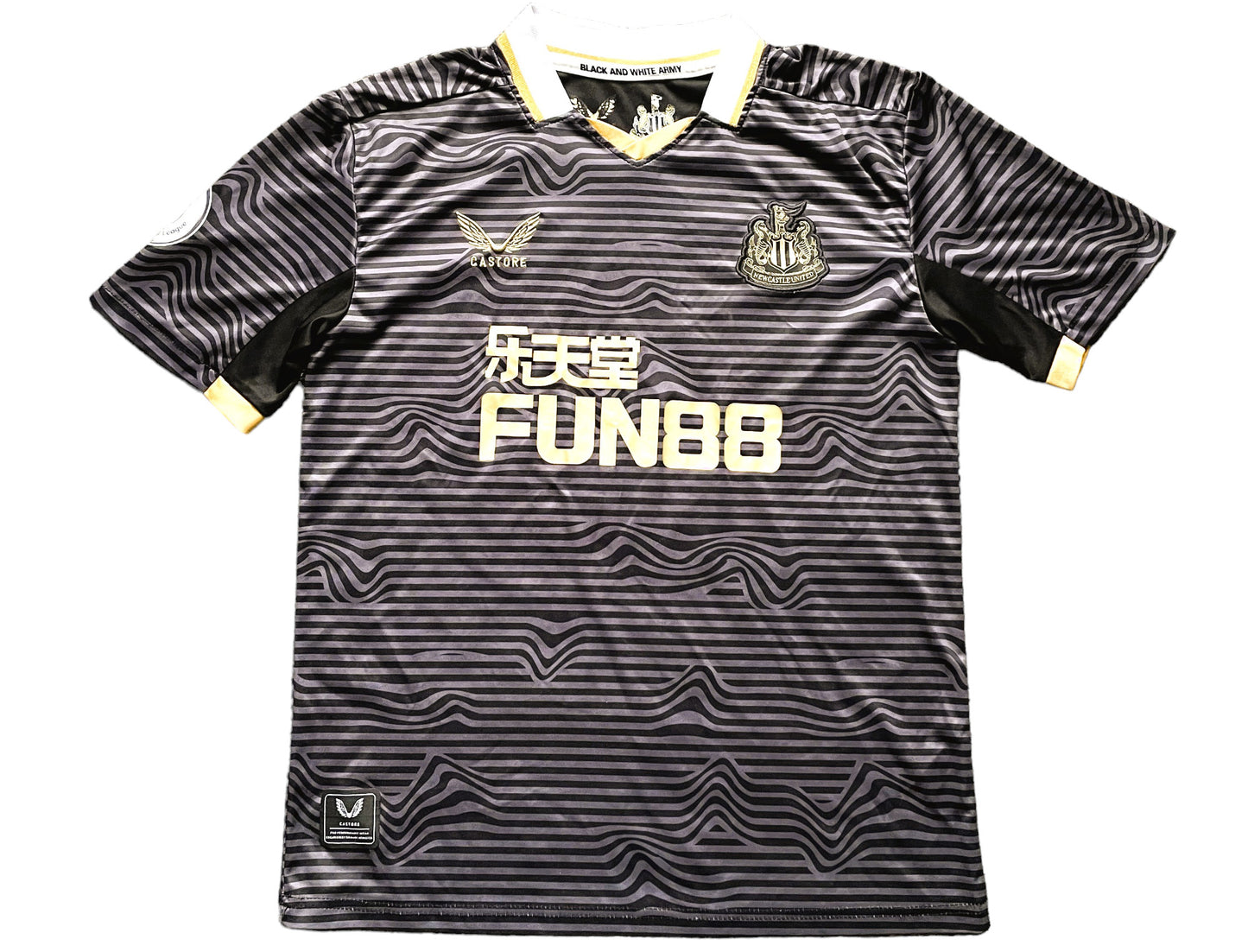 Newcastle 2021-22 Away Shirt WILLOCK 28 (very good) Adults XS / Youths 28
