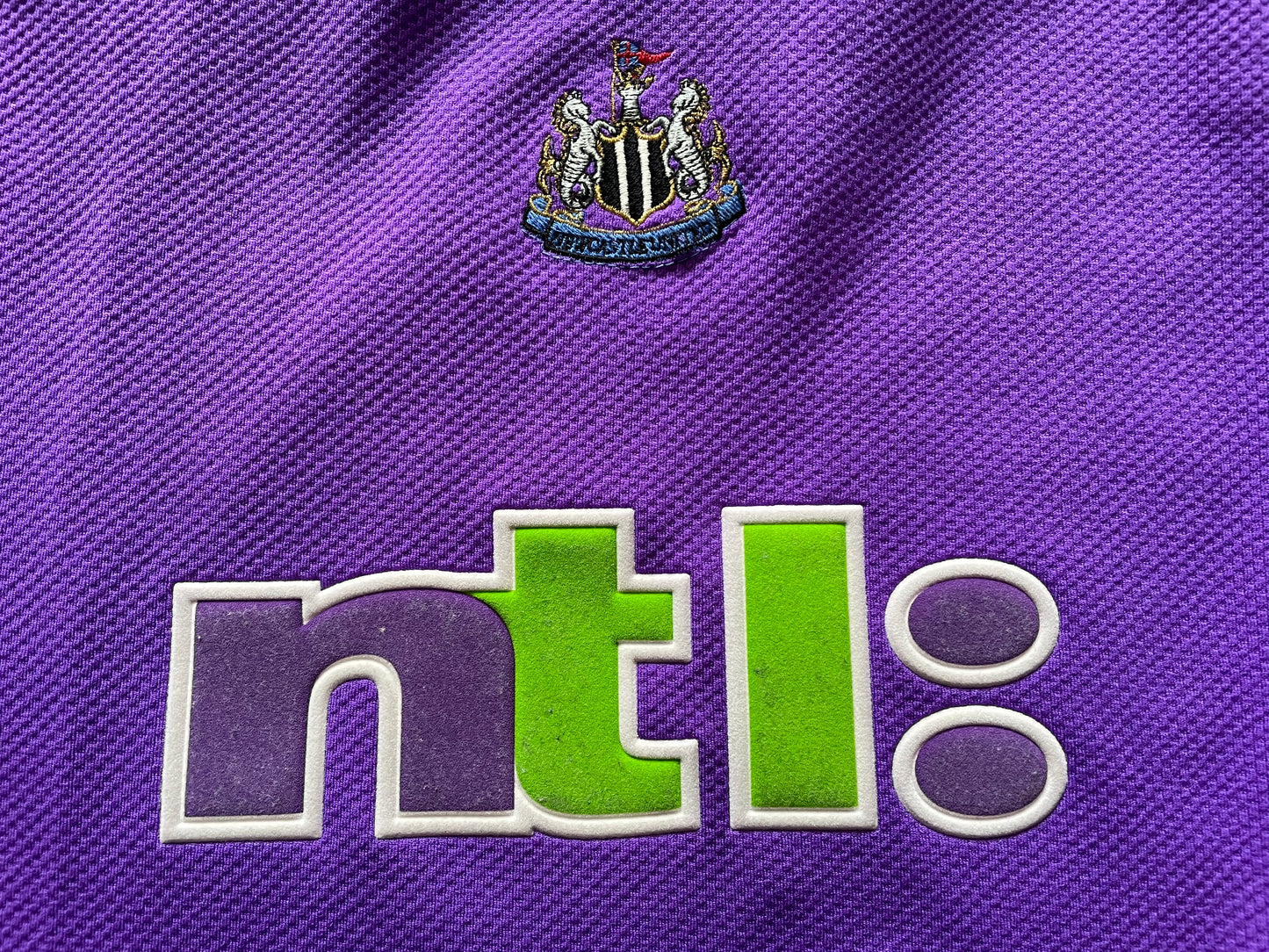 Newcastle 2001 -02 Goalkeeper Shirt (excellent) AdultsXS / Small Boys 128