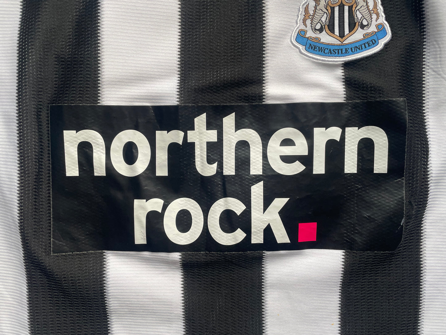 Newcastle 2010-11 Home Shirt 1 BOBBY ROBSON (very good) Adults Large