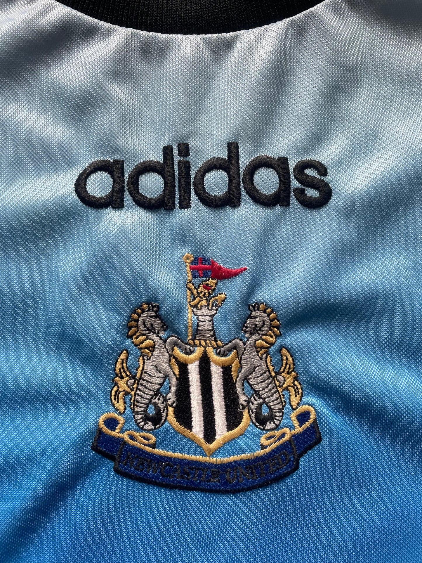 Newcastle Training Shirt 1997 (good) Adults XSmall/Youths 164