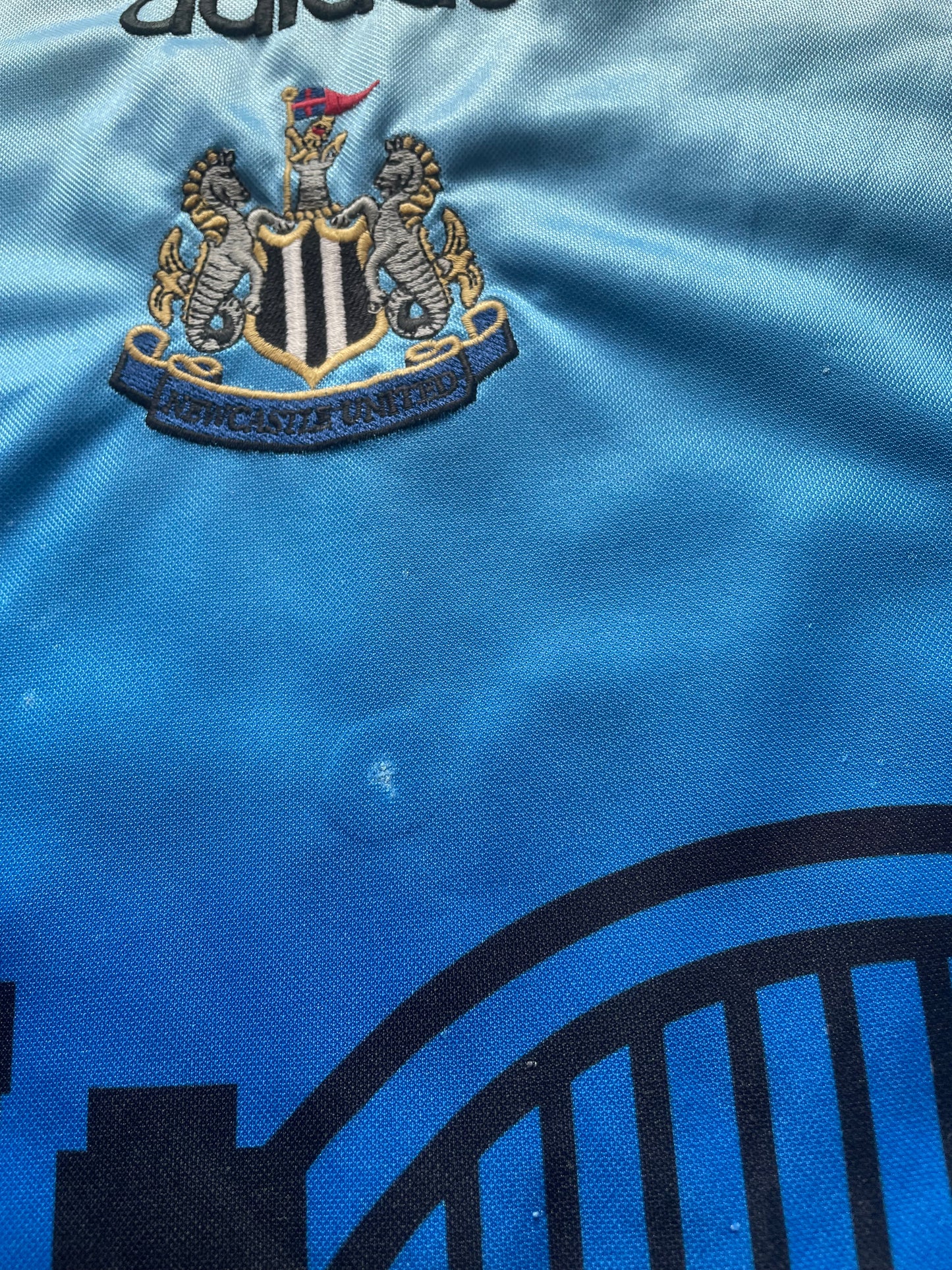 Newcastle Training Shirt 1997 (good) Adults XSmall/Youths 164