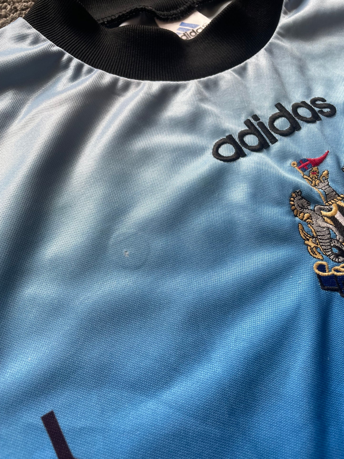 Newcastle Training Shirt 1997 (good) Adults XSmall/Youths 164