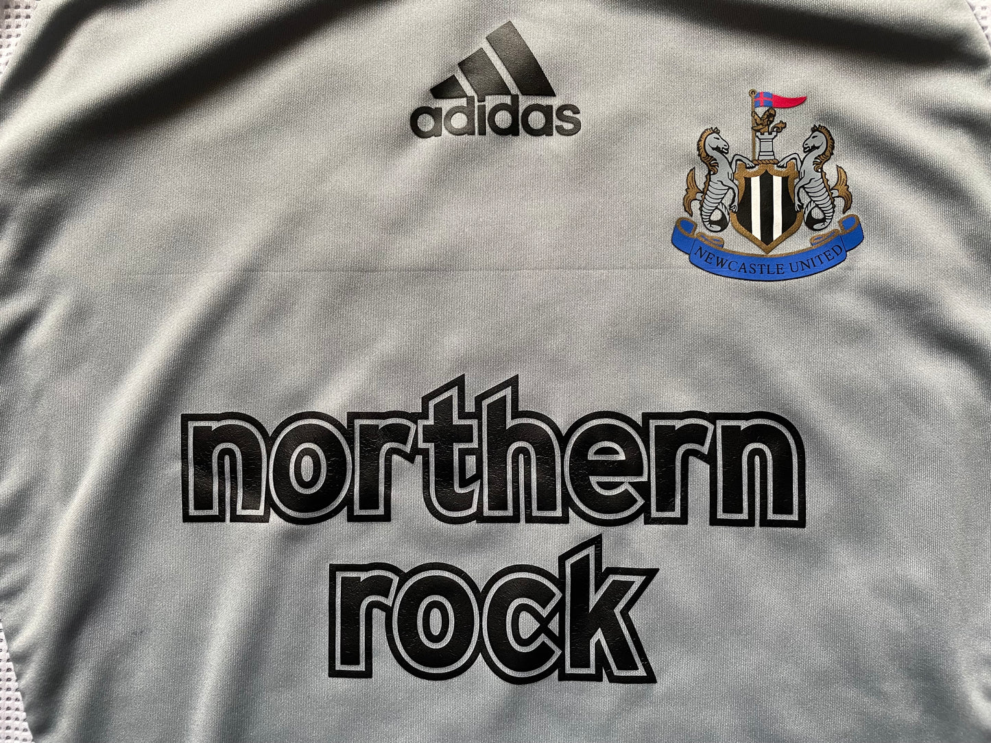 Newcastle 2006-07 Training Shirt (very good) Adults XS / Youths see below