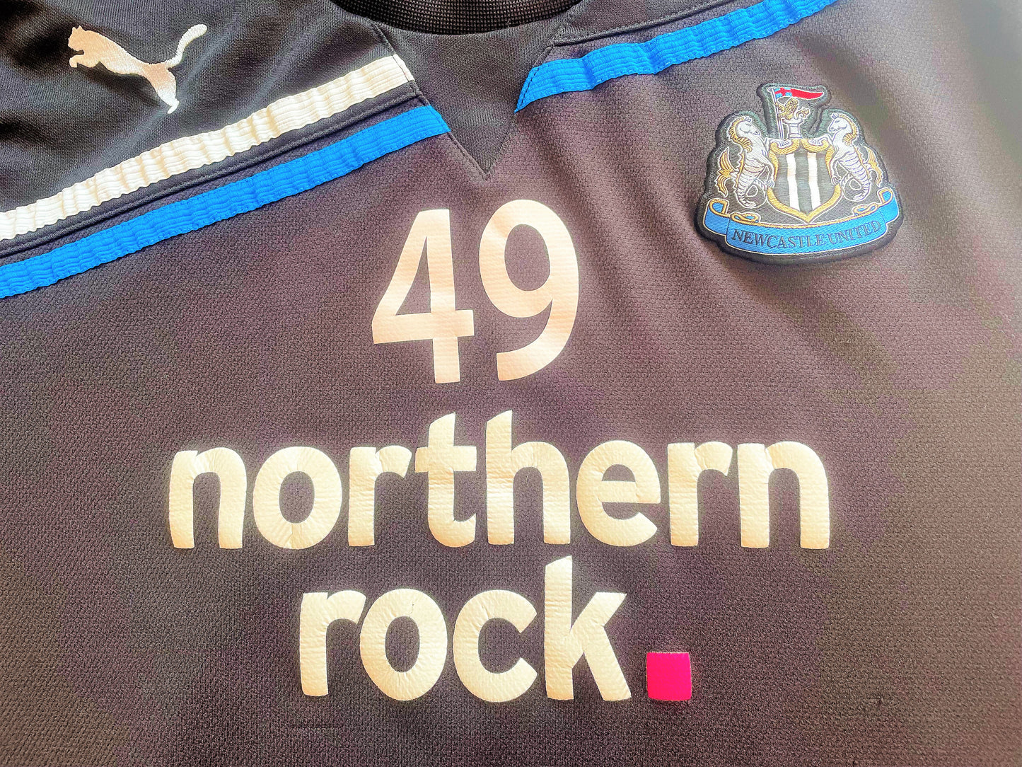 Newcastle Player Issue Sweatshirt 2011 (very good) Adults Large
