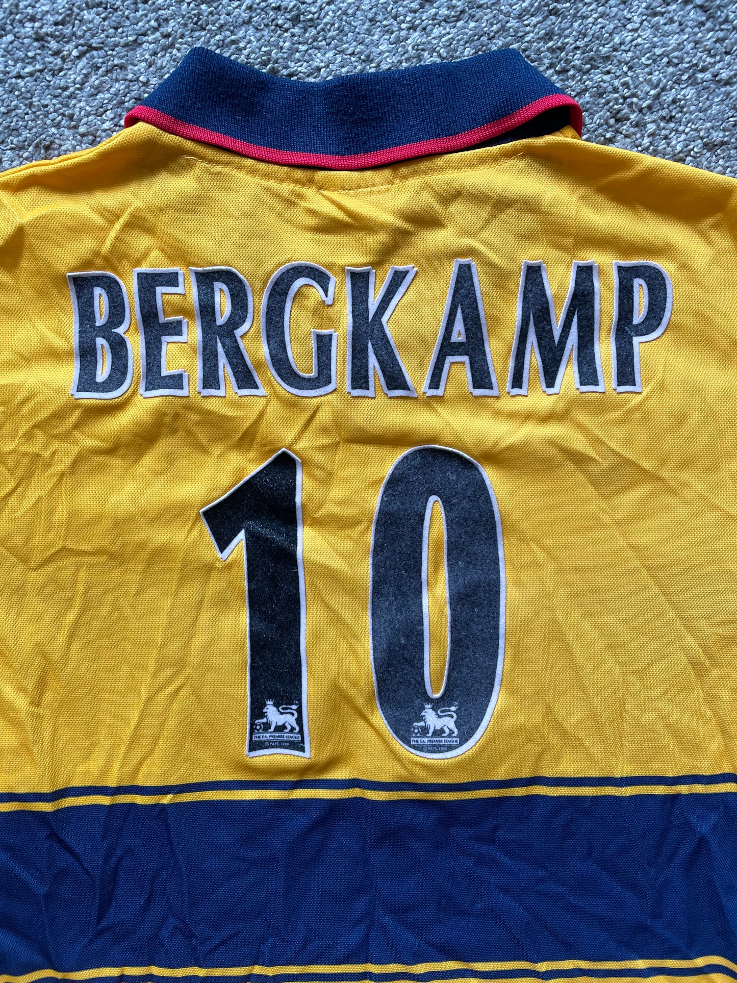 Arsenal Away Shirt 1997-99 (good) BERGKAMP 10 Adults XXS / Youths see below