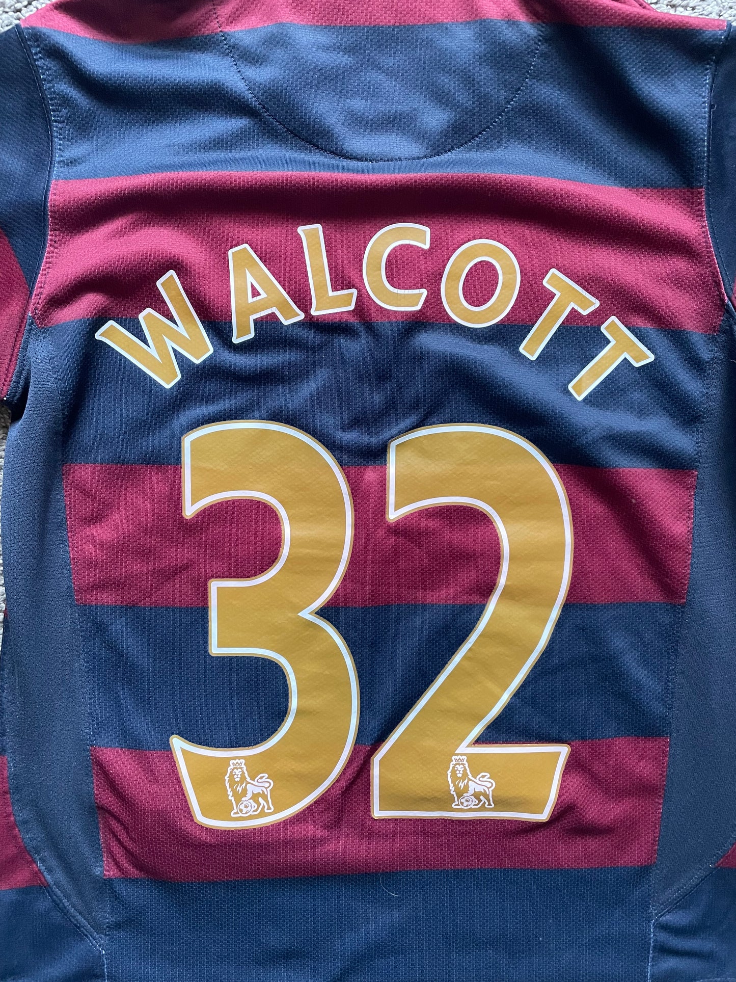 Arsenal Third Shirt 2007 -08 WALCOTT 32 (excellent) Medium Youth 140-152 age 10-12 years