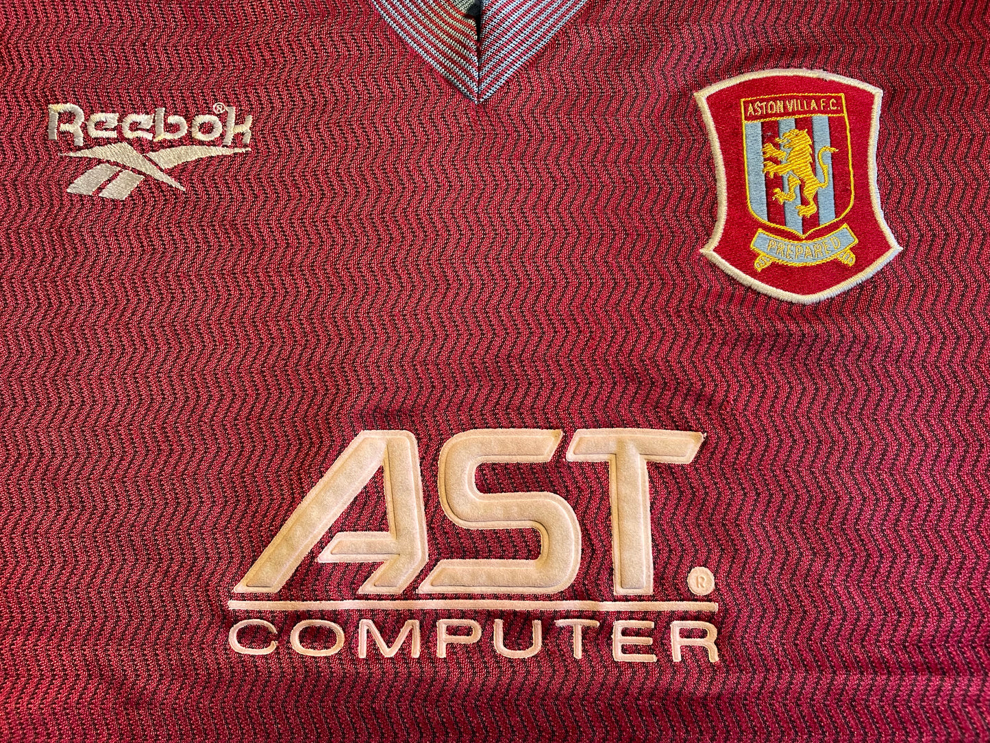 Aston Villa 1997 Home Shirt (average) Adults XS/Youths. Height 21 inches