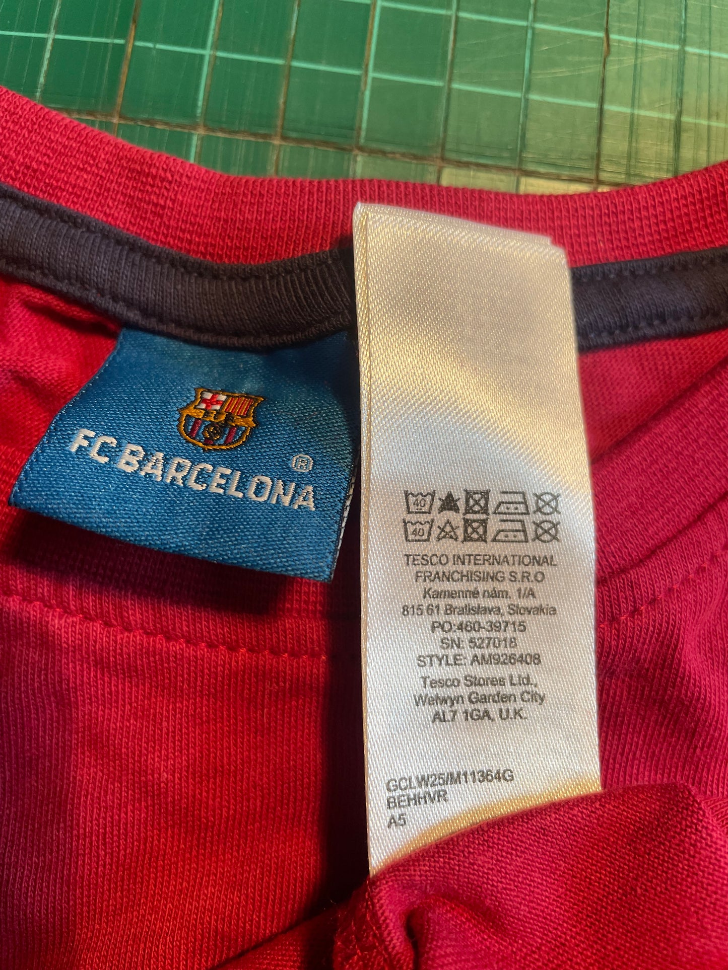 Barcelona Fan Top (excellent) Adults XS/Youths age 13 to 14 years. Height 21 inches
