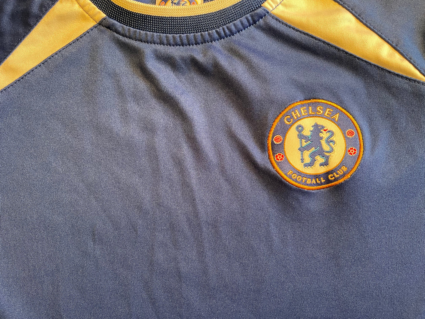 Chelsea Fan Shirt (excellent) AdultsXXS/Large Boys. Height 19 inches