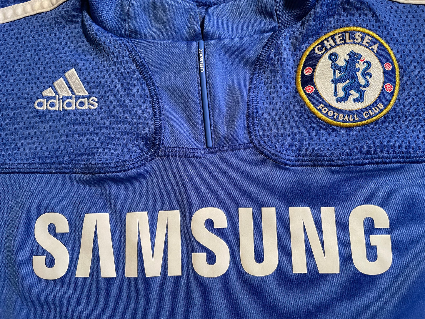 Chelsea Home Shirt 2009 (very good) Childs 7-8. Height 14 inches
