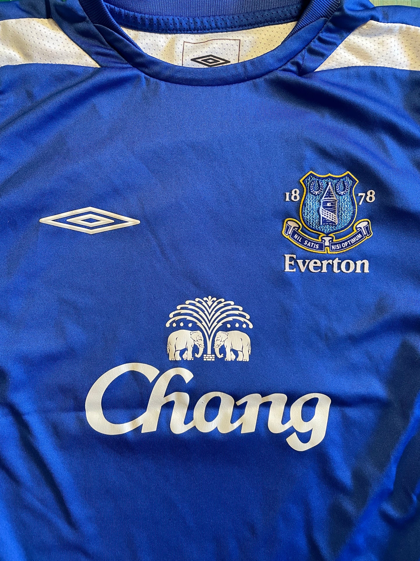 Everton 2005 Home Shirt (very good) Small Boys. Height 18 inches