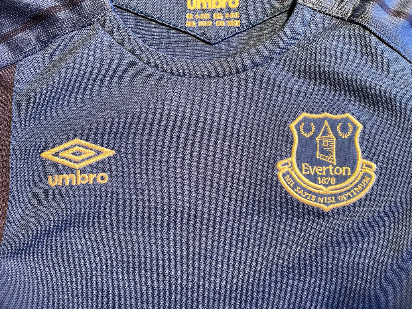 Everton 2017 Home Shirt (excellent) Childs age 4 to 5 years. Height 13.5 inches