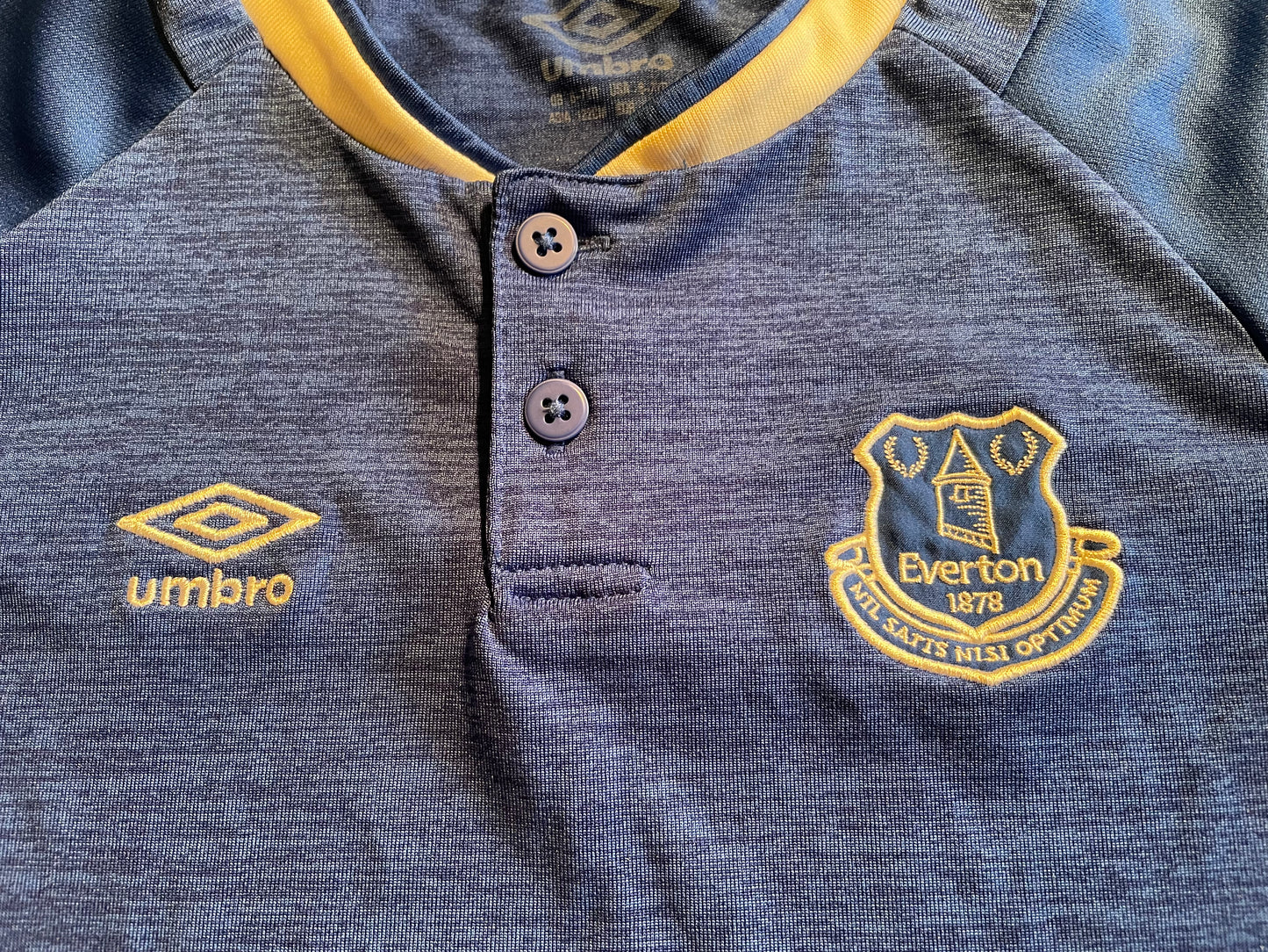 Everton 2018 Home Shirt (excellent) Ages 6 to 7. Height 15 inches