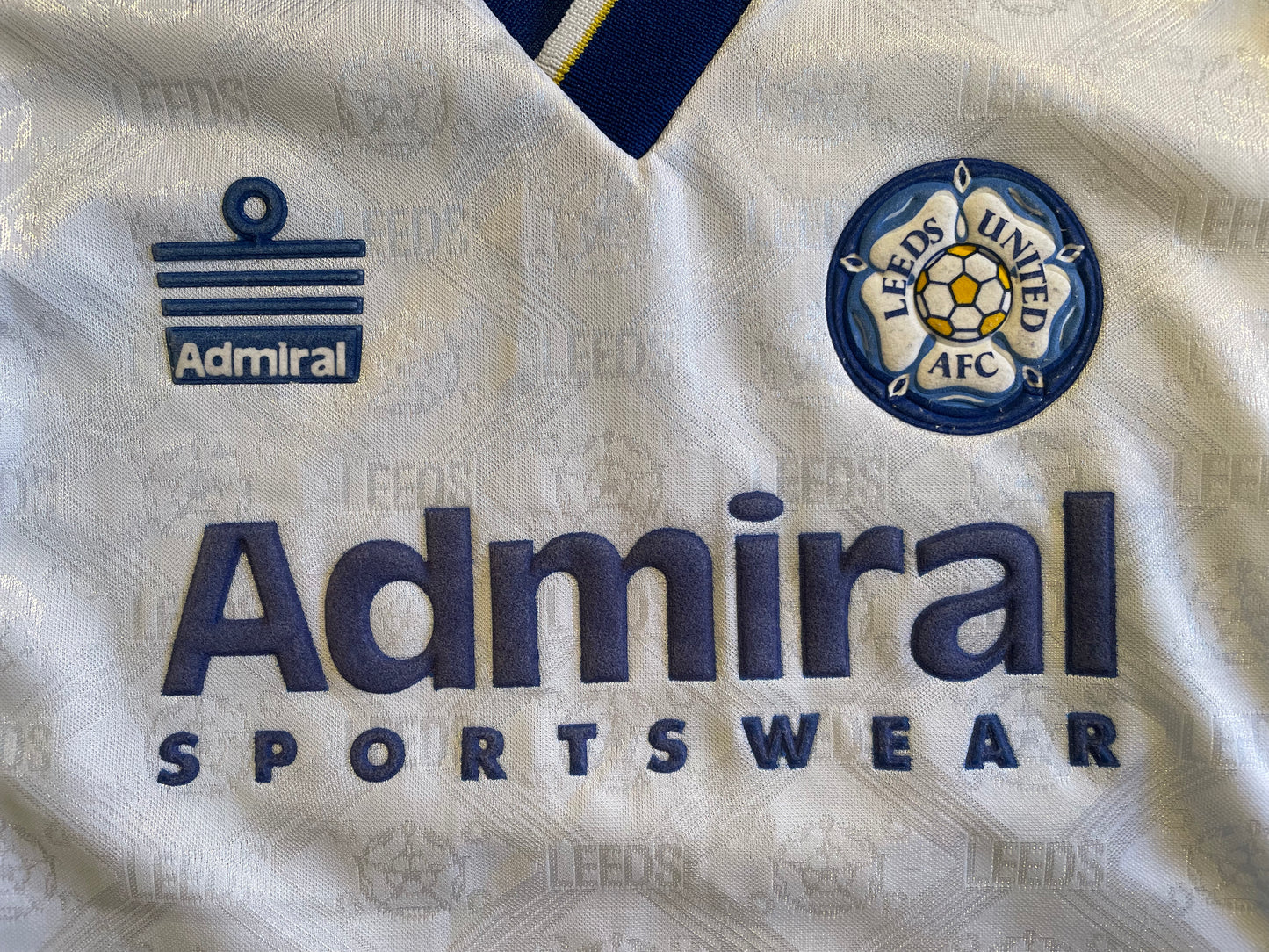 Leeds United 1992 Home Shirt (excellent) Small Boys. Height 16 inches