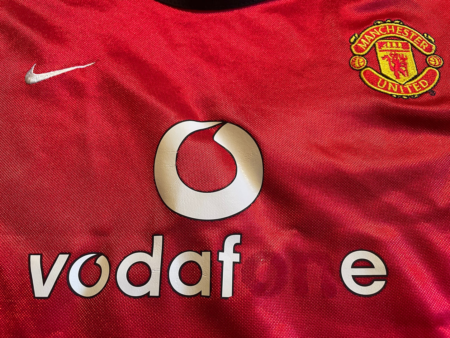 Man United Home Shirt 2002 (average) Kids. no size, 6 to 8 years? Height 14 inches
