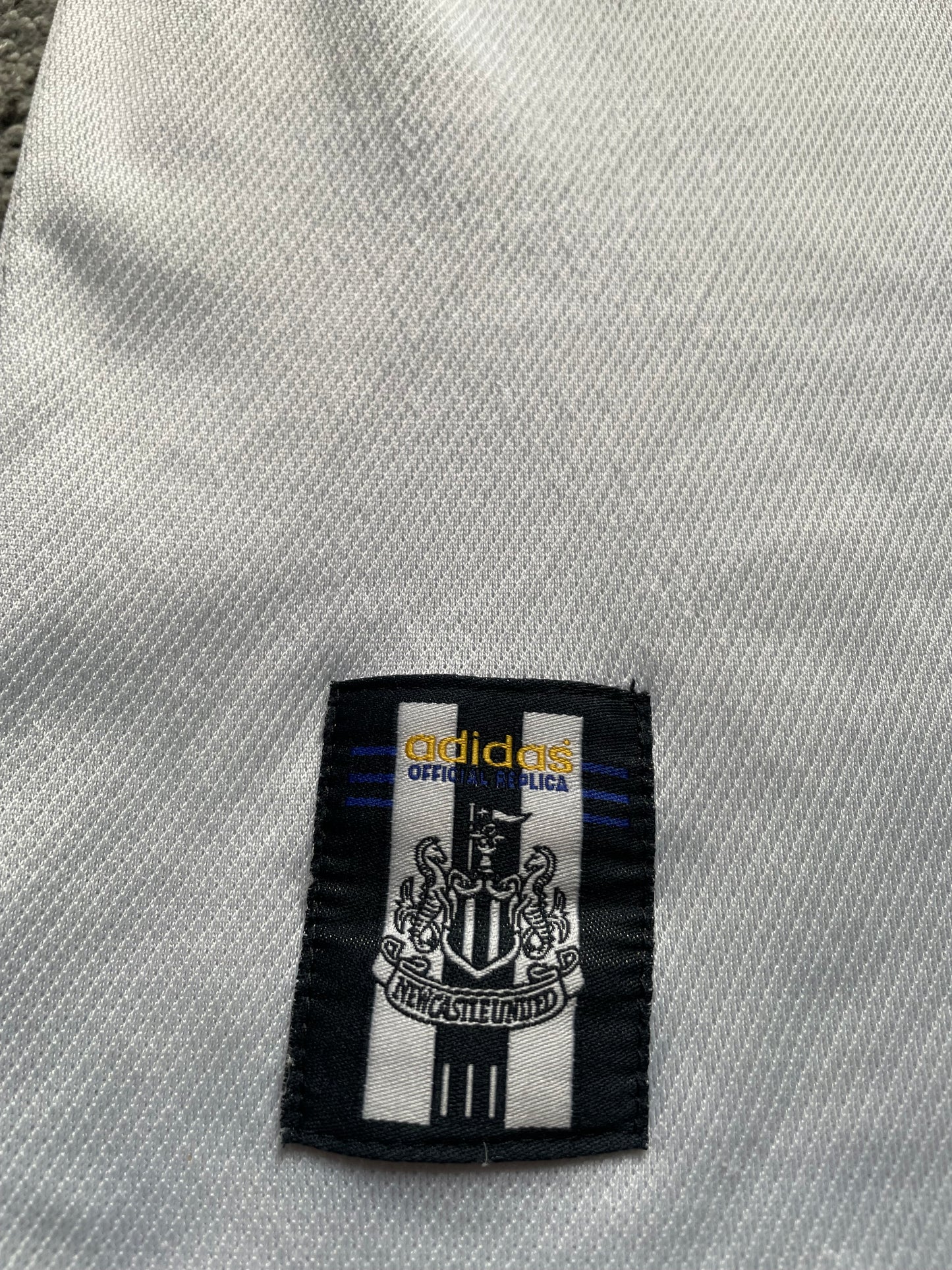 Newcastle Away Shirt 1999 -00 (very good) Adults Small , Adidas