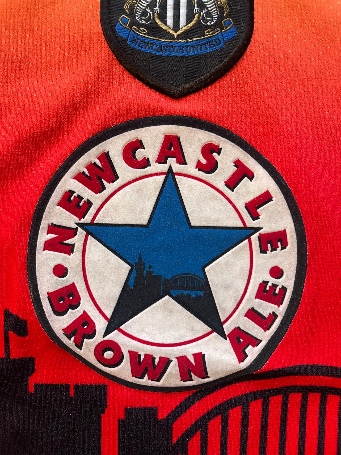 Newcastle Goalkeeper Shirt 1996 -97 (very good) Small Youths 128
