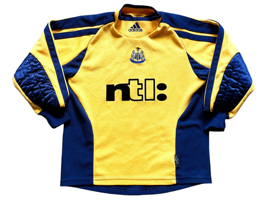 Newcastle Goalkeeper Shirt 2001 -02 (excellent) Small Boys 128