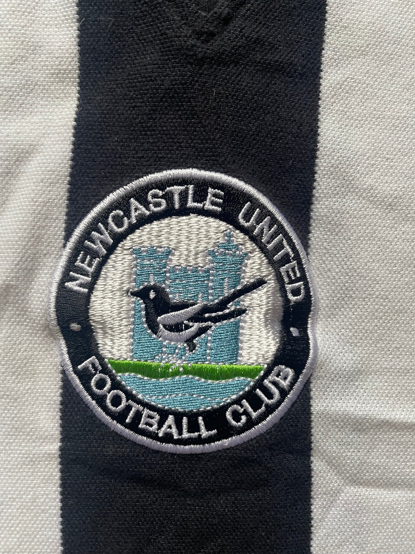 Newcastle Home Shirt 1976 -80 (fair) Adults Small Score Draw official retro