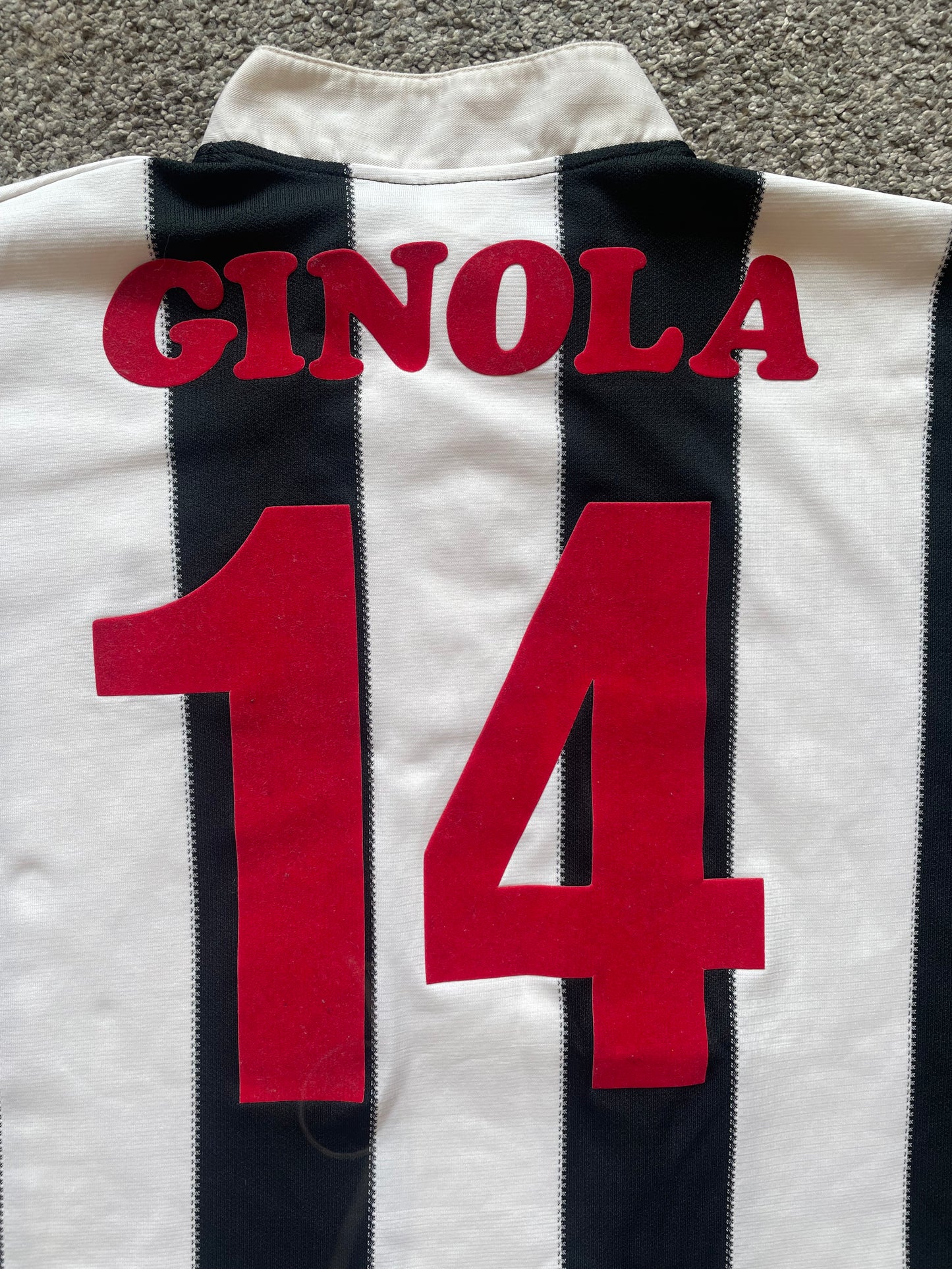 Newcastle 1995-97 Home Shirt GINOLA 14 (very good) Adults Small