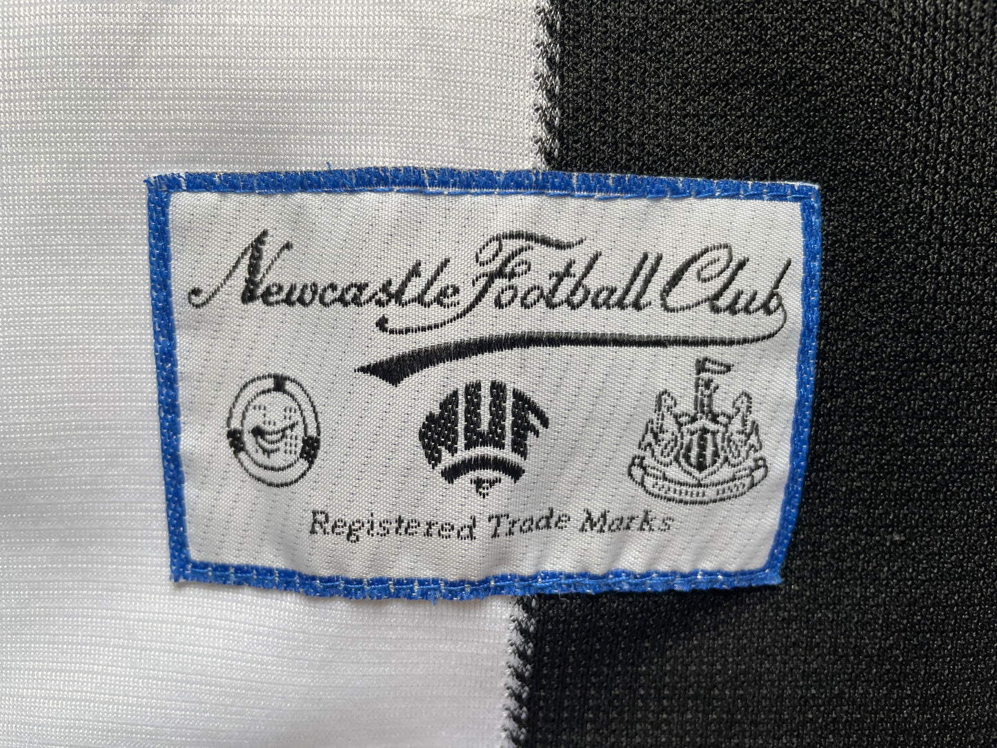 Newcastle Home Shirt 1995 - 97 (excellent) Adults Small Score Draw