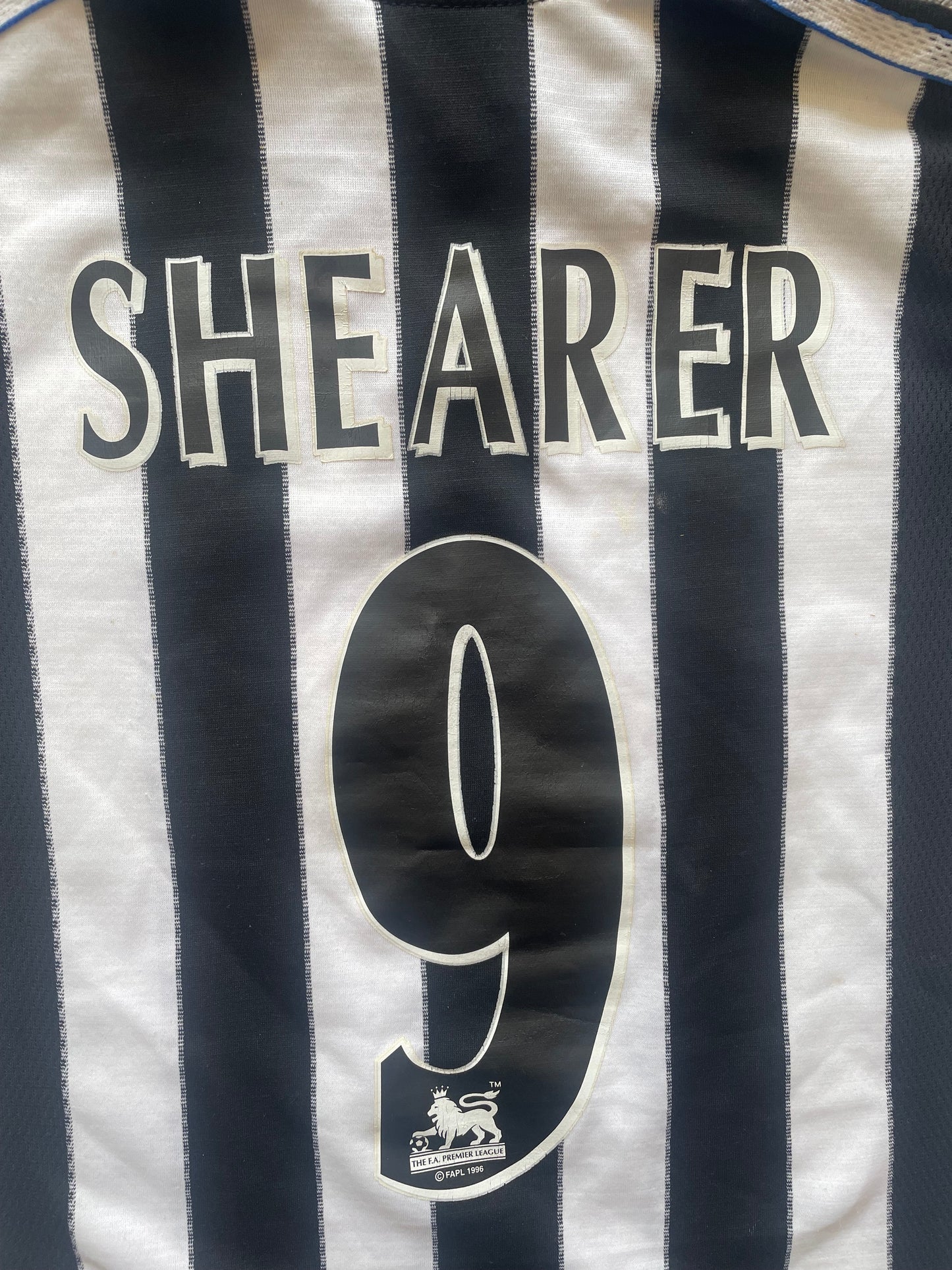 Newcastle Home Shirt 2000-01 SHEARER 9 (good) AdultsXXS/Youth c below