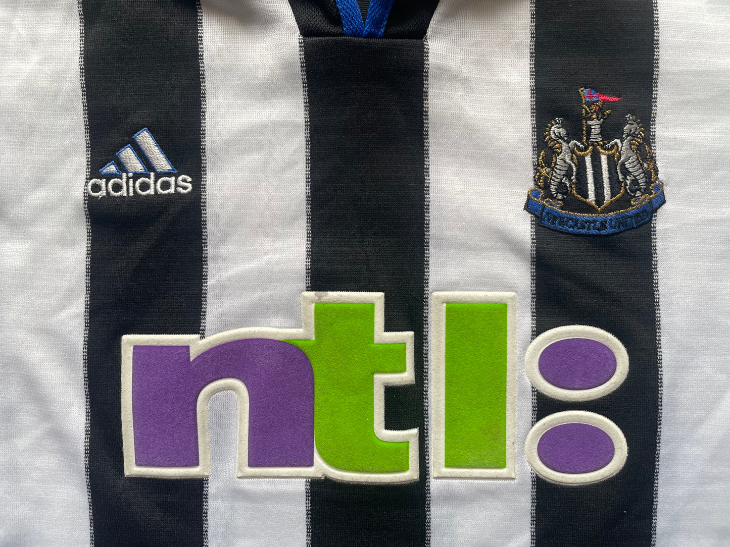 Newcastle Home Shirt 2000-01 SHEARER 9 (good) Adults XSmall 164