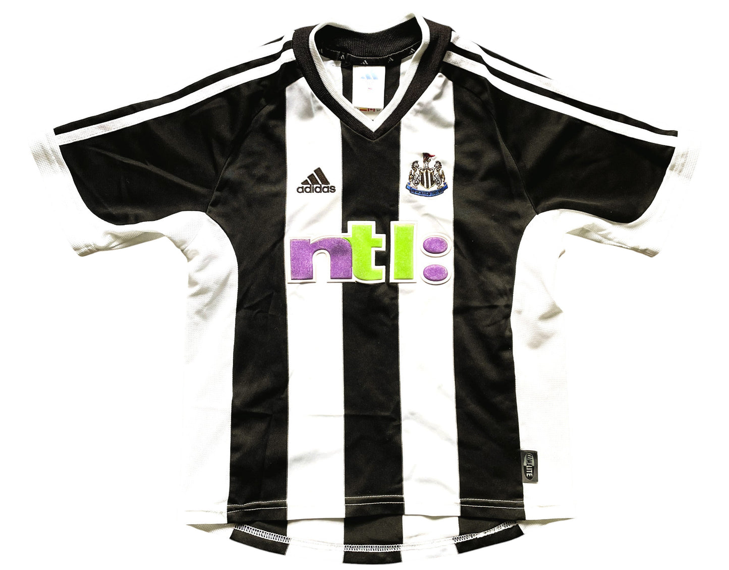 Newcastle Home Kit 2001 -03 (very good) Medium Boys 140 XXS no socks , Adidas