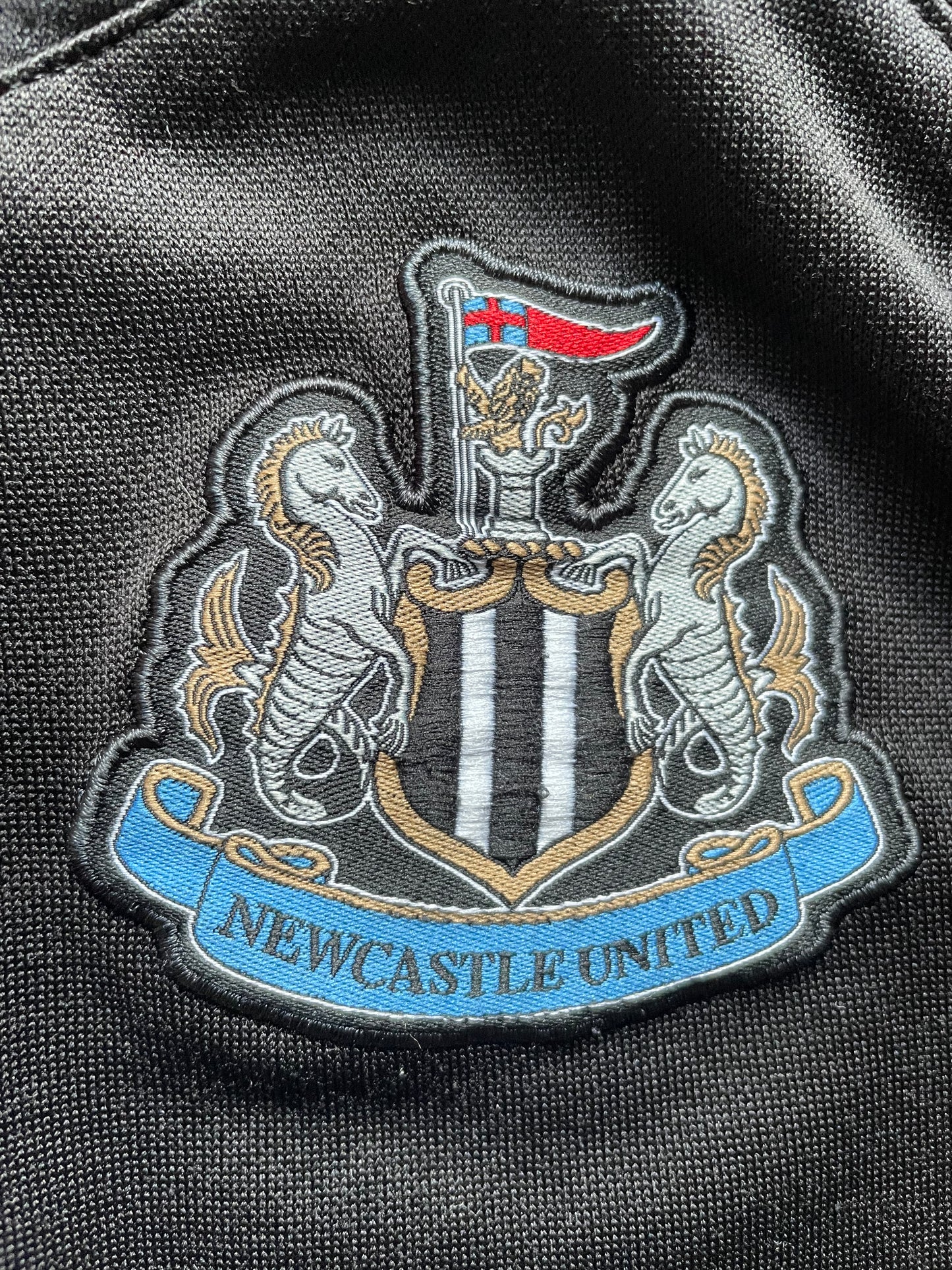 Newcastle Training Top 2010 -11 (good) Adults Medium