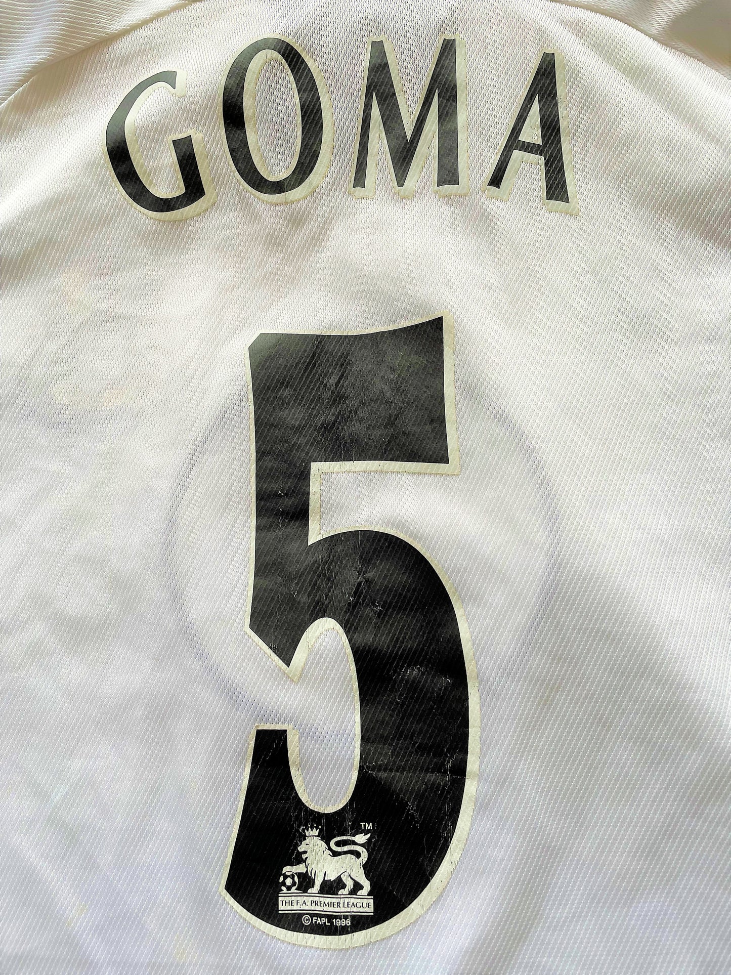 Newcastle 1999 Away Shirt GOMA 5 (very good) Adults XS/YXL 164. Height 19.5 inches