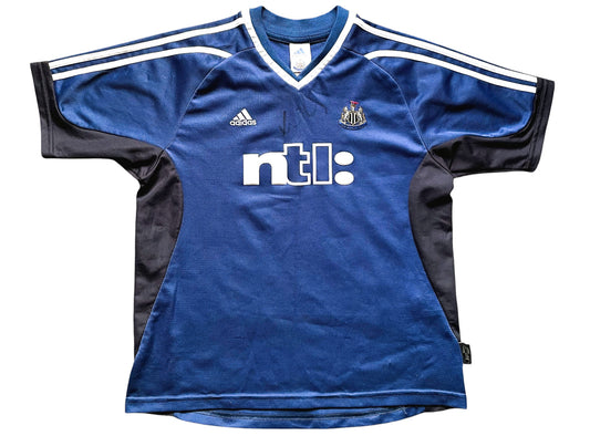 Newcastle Away Shirt 2001 -02 signed (very good) Youths 164 but fits like Adults XS