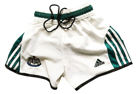 Newcastle Away Shorts 1999 - 00 (fair) Kids 24 inches 140