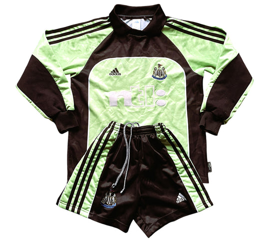 Newcastle Goalkeeper Shirt & Shorts 2000 -01 (fair) Adults XS / Youths see below