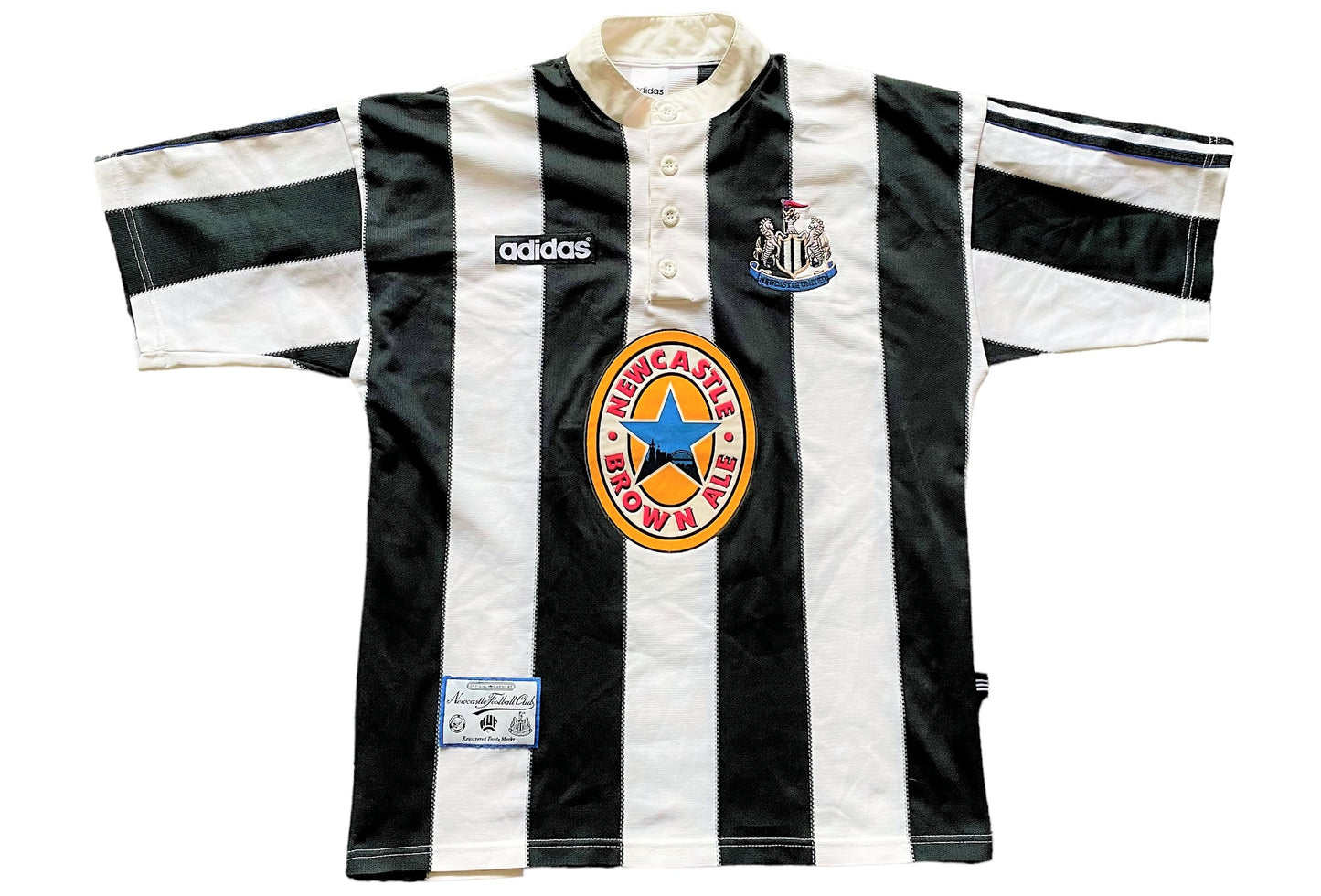 Newcastle 1995-97 Home Shirt BEARDSLEY 8 (very good) Adults Small