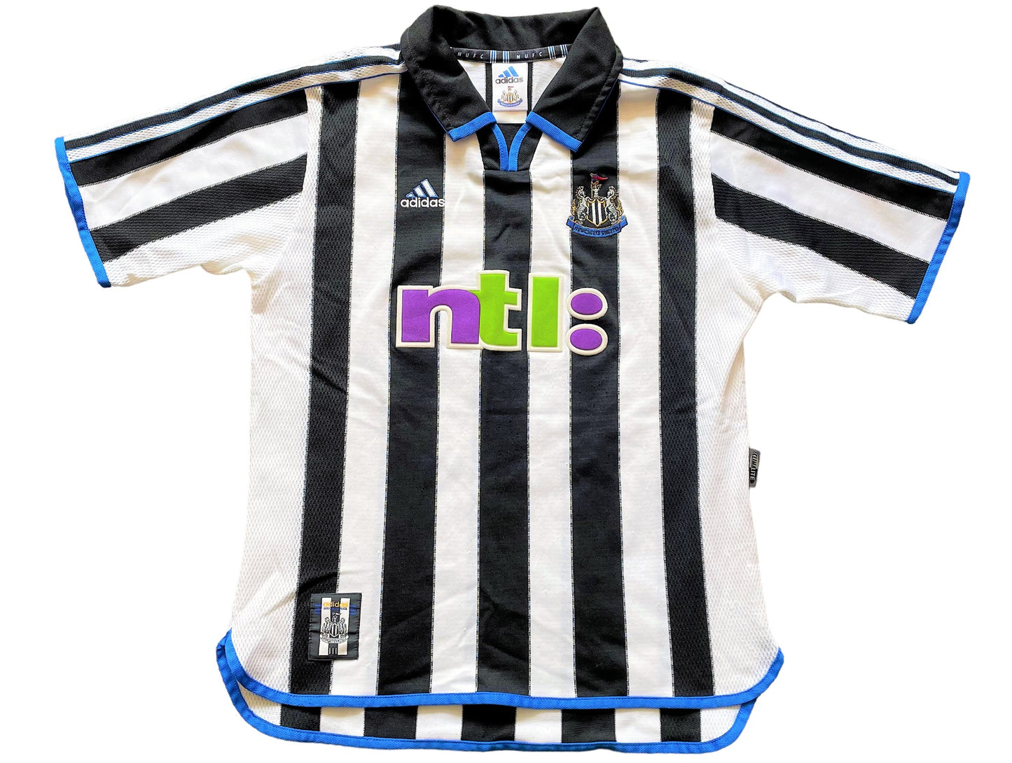 Newcastle 2000 Home Shirt (very good) Adults XS/YXL 164. Height 18.5 inches