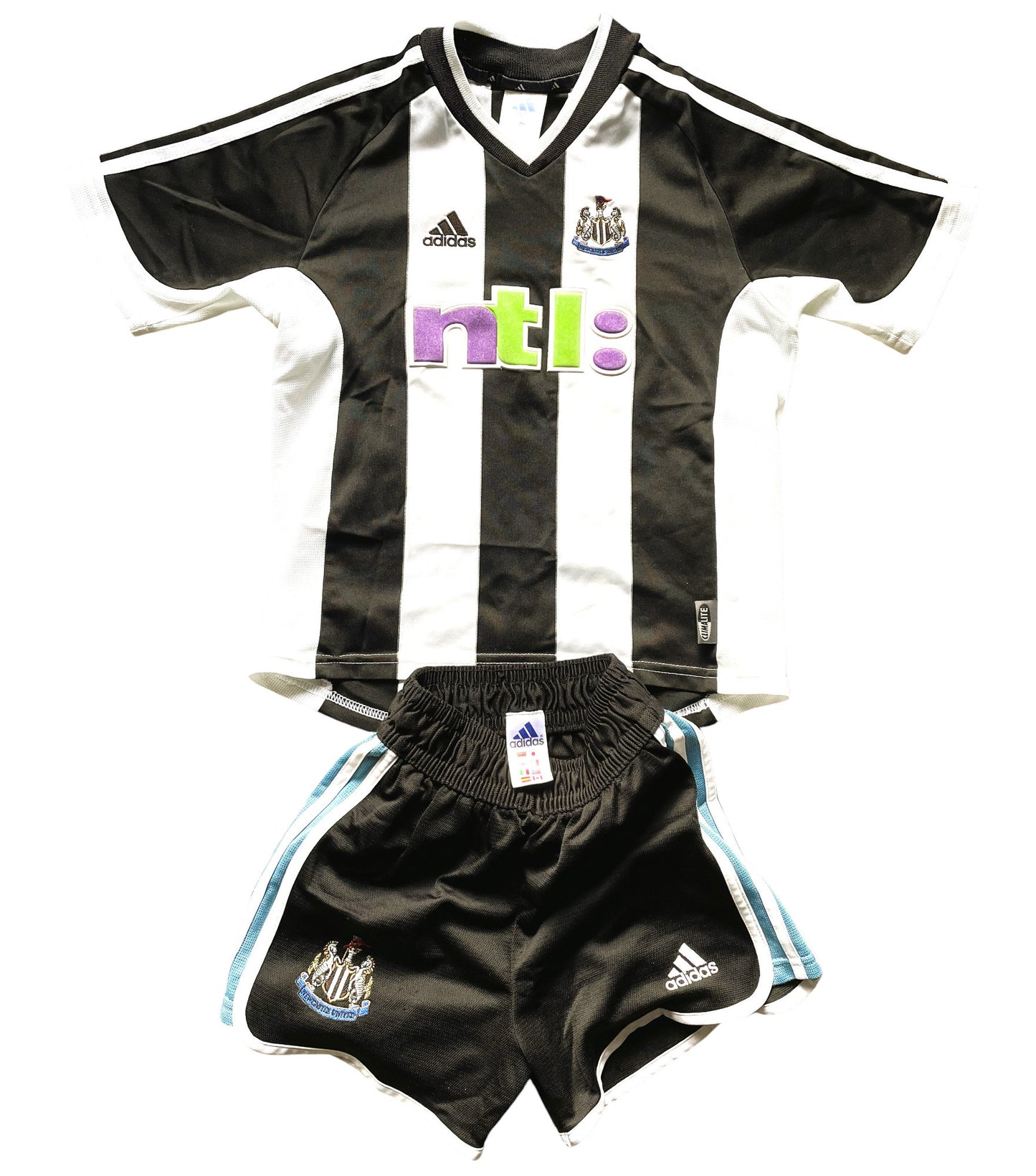 Newcastle Home Kit 2001 -03 (very good) Medium Boys 140 XXS no socks , Adidas