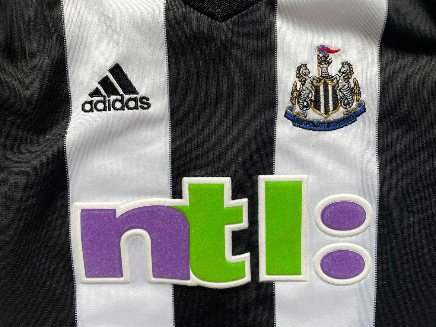 Newcastle 2003/05 Home Shirt (very good) Adults XS / Youths see below