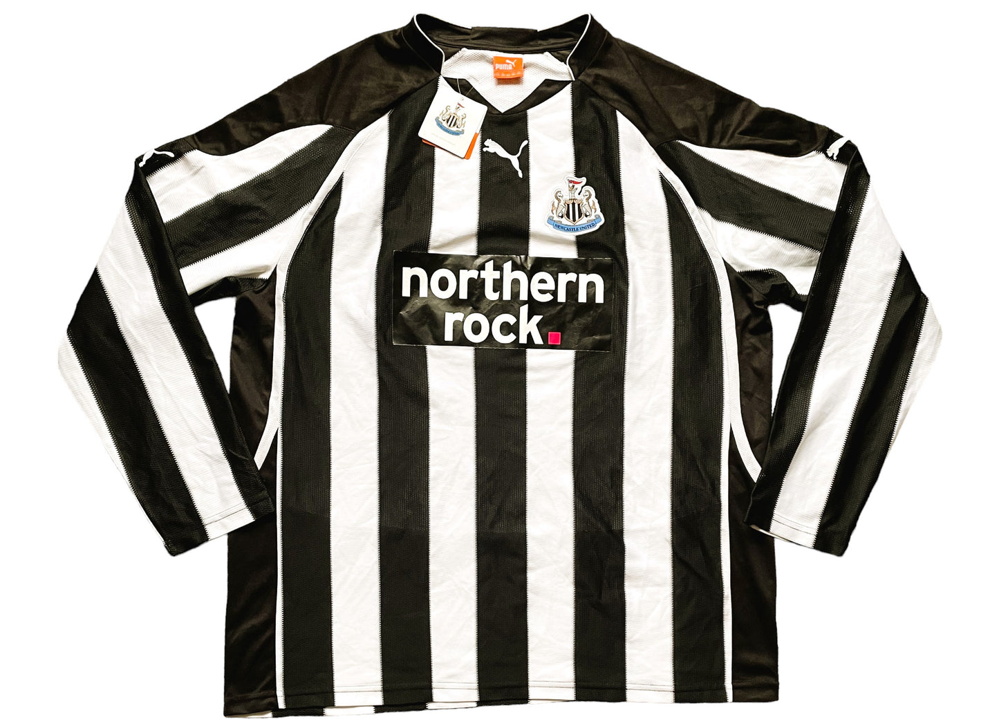 Newcastle Home Shirt 2010 -11 (very good) Adults XXL BNWT Long Sleeved