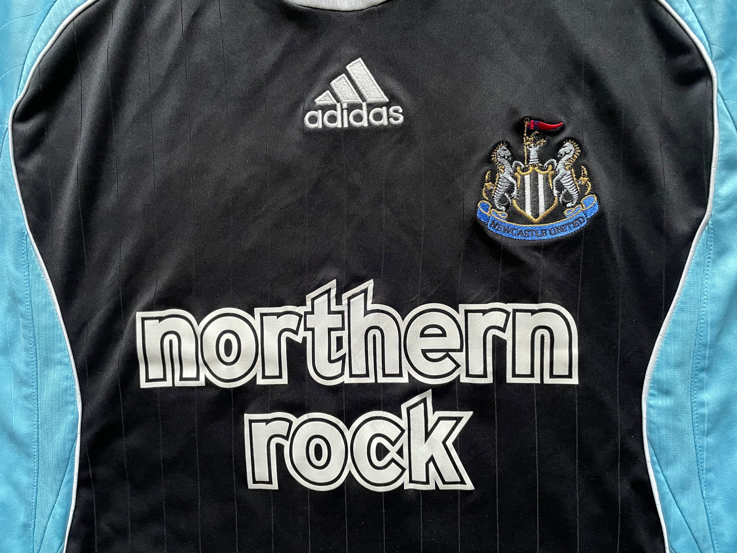 Newcastle 2006 Third Shirt (very good) Adults XSmall/Youths 164 32/34 Height 22 inches