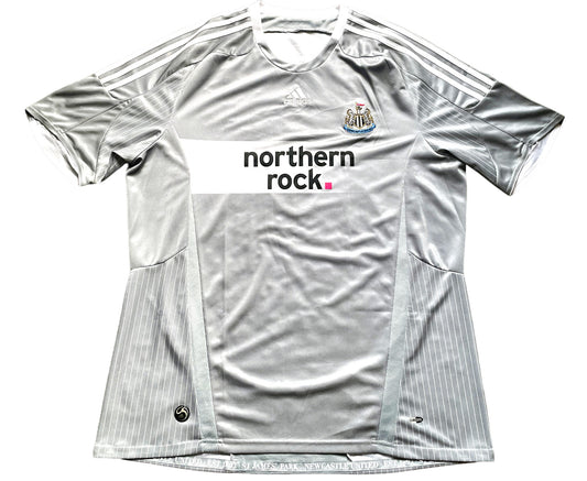 Newcastle 2008-09 Third Shirt (very good) size worn seems XXL see below