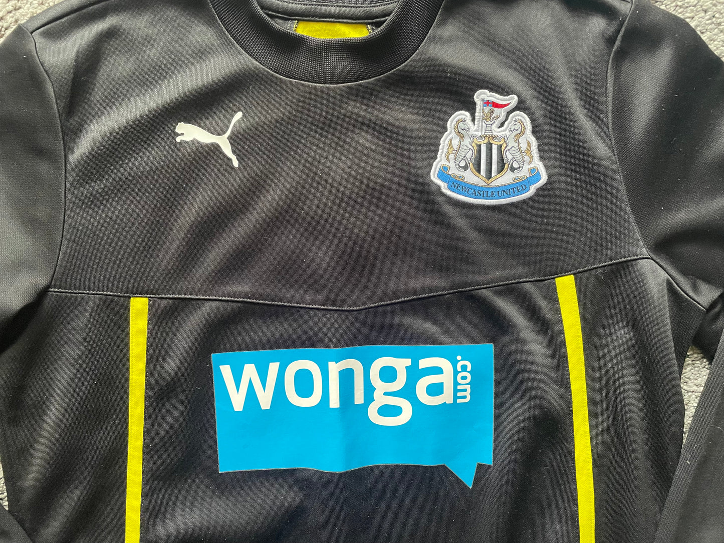 Newcastle 2016 Training Top (very good) Adults XS / Youths 152 30/32