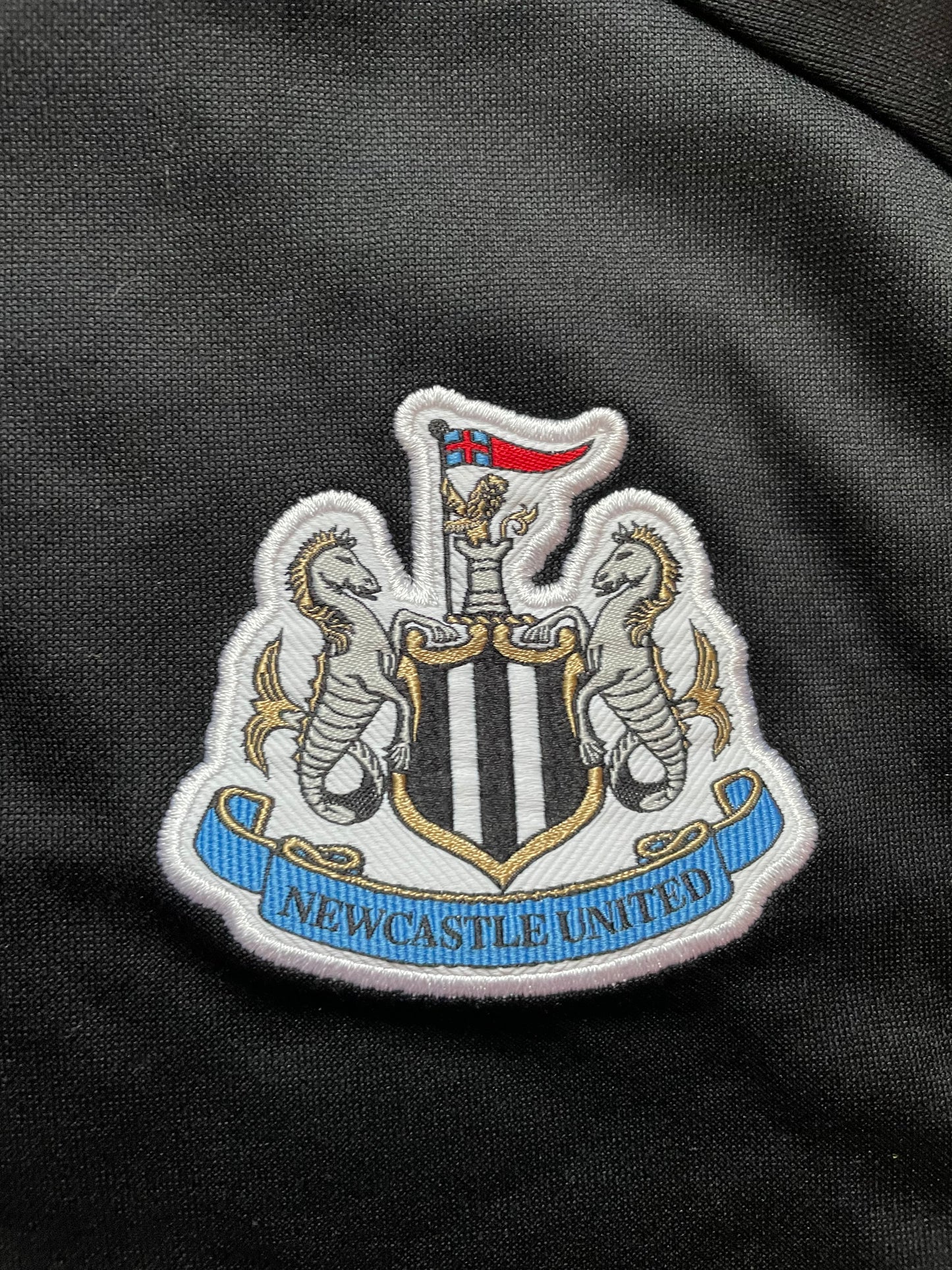 Newcastle Player/Staff Issued Training Shirt 2020-21 (very good) Small